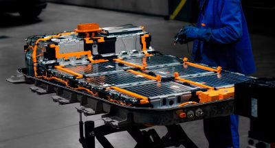 So s&aacute;nh pin LFP v&agrave; ắc quy ch&igrave; khi sửa xe điện &ndash; N&ecirc;n chọn loại n&agrave;o cho bền, an to&agrave;n v&agrave; tiết kiệm?