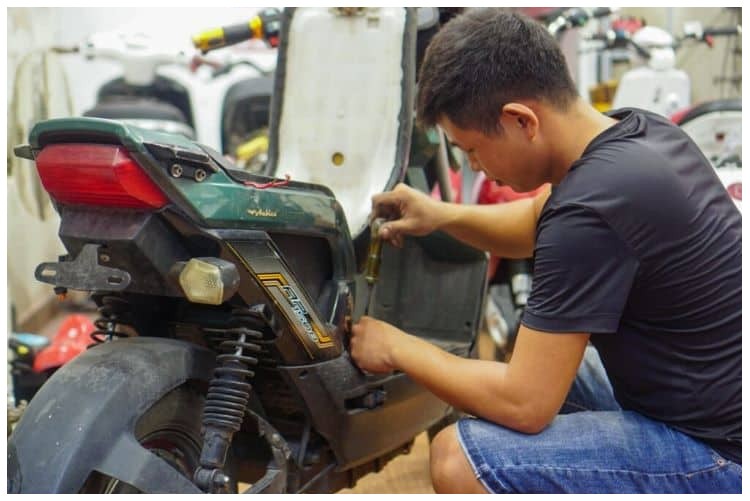 Sửa xe máy điện tại nhà TP.HCM – Hỗ trợ tận nơi, an toàn và đúng kỹ thuật